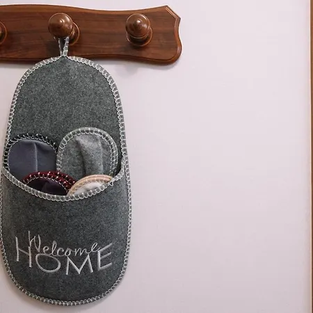 El Piso De La Abuela By *